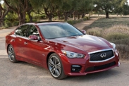 Седан Infiniti Q50 получил мотор Mercedes-Benz