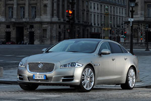 Jaguar XJ стал доступнее