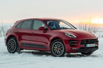 Porsche отзывает кроссоверы Macan в России