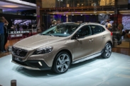 В Париже показали Volvo V40 Cross Country 