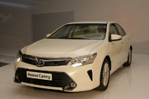Новый Toyota Camry представили на Московском автосалоне