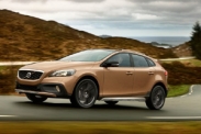 Volvo рассекретила хэтчбек V40 Cross Country 