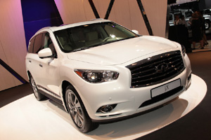 Семиместный Infiniti JX представили на Московском автосалоне 