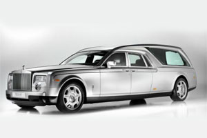 Итальянцы сделали из Rolls-Royce Phantom катафалк 