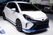 “Зажигательный” гибрид Toyota Yaris-R во Франкфурте