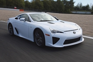 Мировой спрос на Lexus LFA превзошел все ожидания задолго до окончания срока приема предварительных заявок