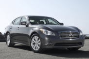 Люксовый Infiniti M на мотор-шоу в Москве