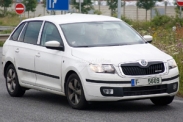 Skoda приступила к дорожным тестам хэтчбека Rapid