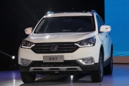 Dongfeng привезет в Россию кроссовер AX7