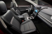 Первые фото интерьера новой Camry