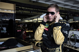 Виталий Петров стал тест-пилотом Pirelli