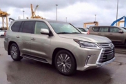 Фото обновленного Lexus LX 570