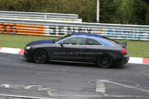 У Audi RS5 убирающийся