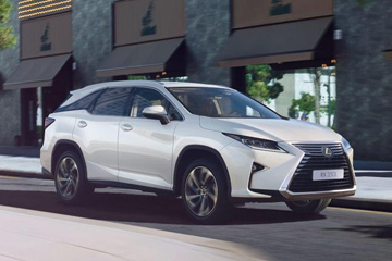 В России начинаются продажи Lexus RX 350L