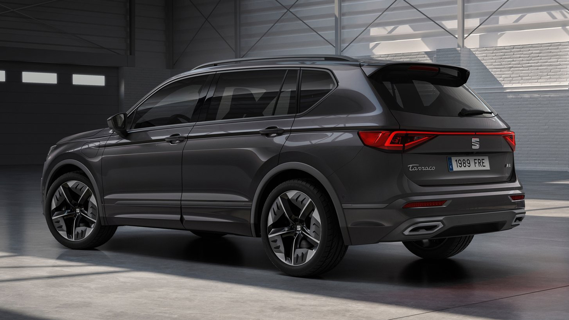 Seat показал гибридный кроссовер Taracco PHEV Seat показал гибридный кроссовер Taracco PHEV