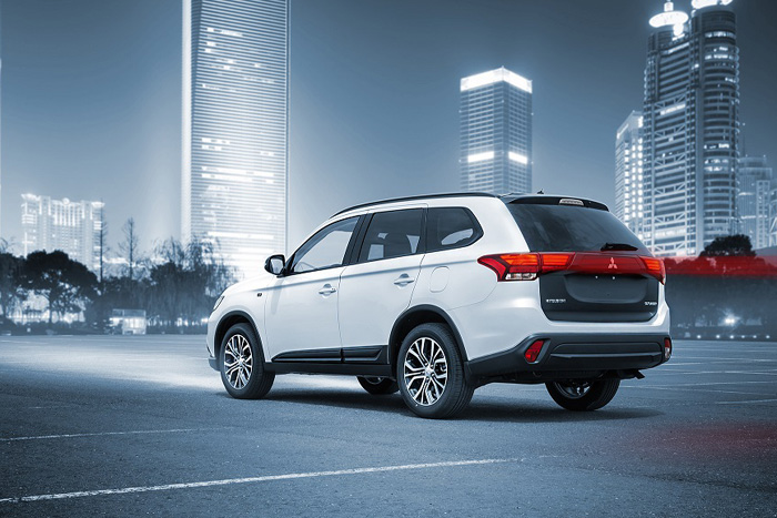 Mitsubishi outlander в барнауле