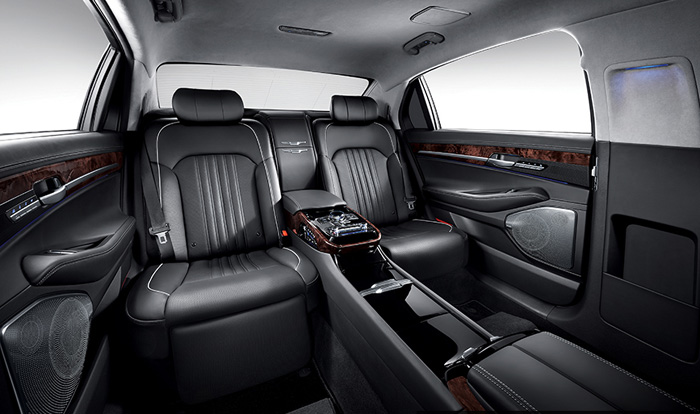 Genesis EQ900 Limousine
