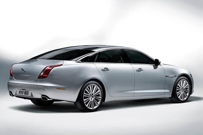 Текущее поколение Jaguar XJ